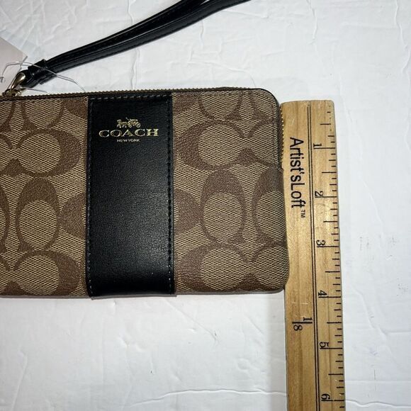 Coach Corner Zip Wristlet In Signature Canvas Khaki Black 58035‎